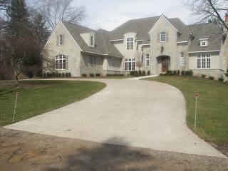 largo u-shaped driveway